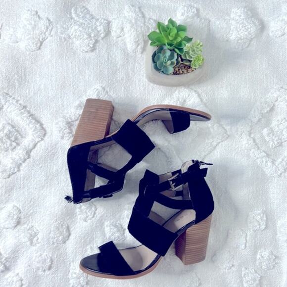 Hinge Cora Layered Block Heel Sandal Black Suede size 9.5 - Picture 5 of 12